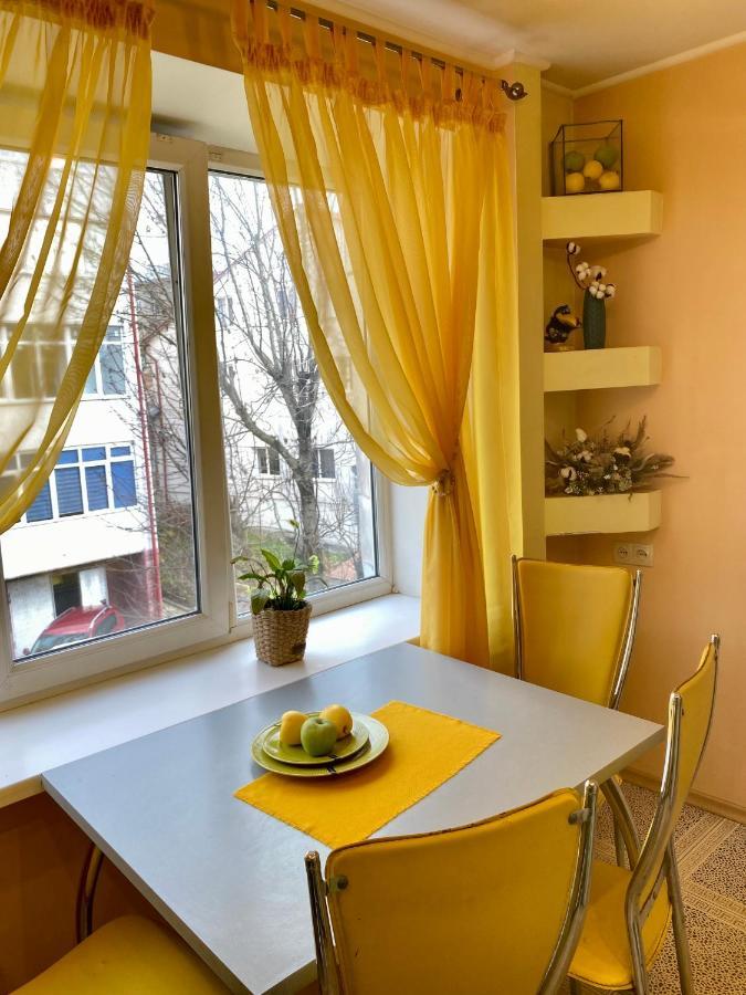 Центр. Острозького. Простора Та Комфортна. 2 Спальні Ternopil Exterior foto